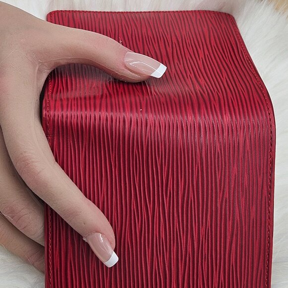 Louis Vuitton  Red Bifold Small Wallet - Picture 13 of 17